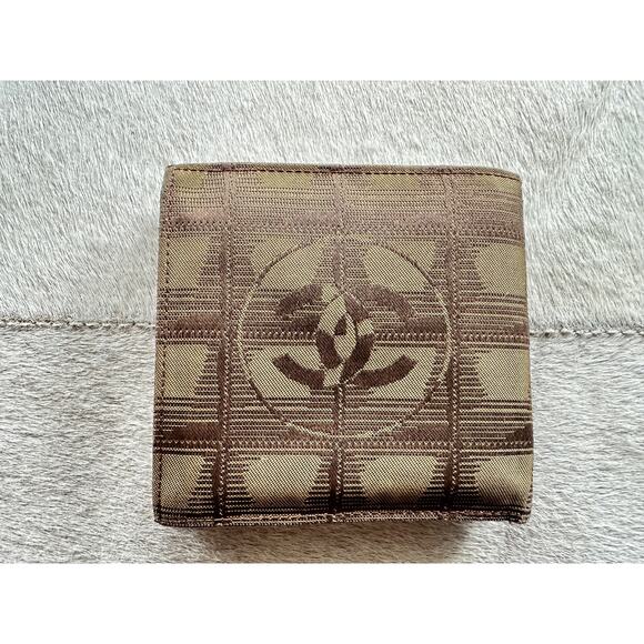 Chanel Vintage Bifold Wallet